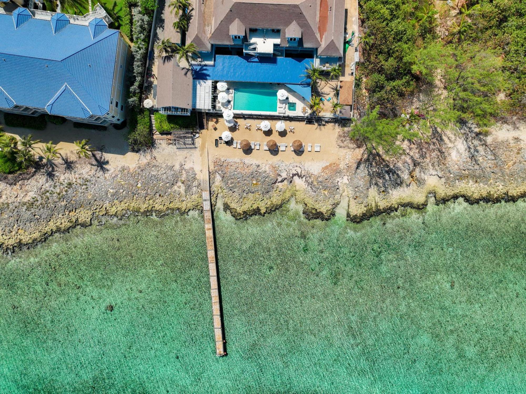 Cobalt Coast Resort West Bay Exterior photo